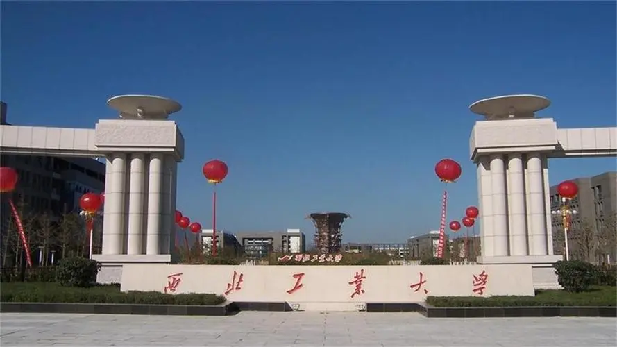 微纳结构对阳极氧化铝超滑表面长期耐蚀性的影响机制研究