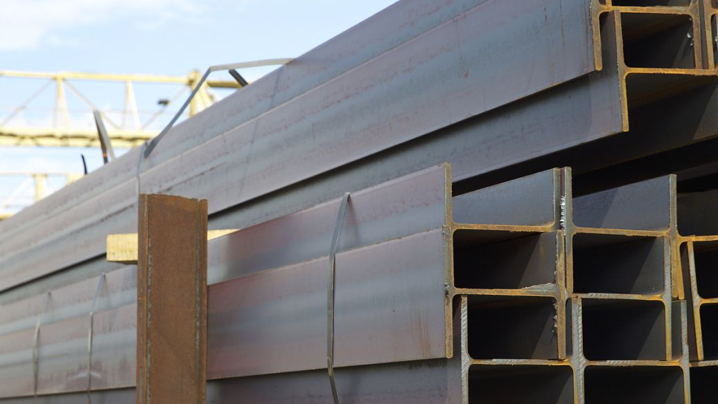 镍对提高钢材强度和耐腐蚀性有何关键作用？