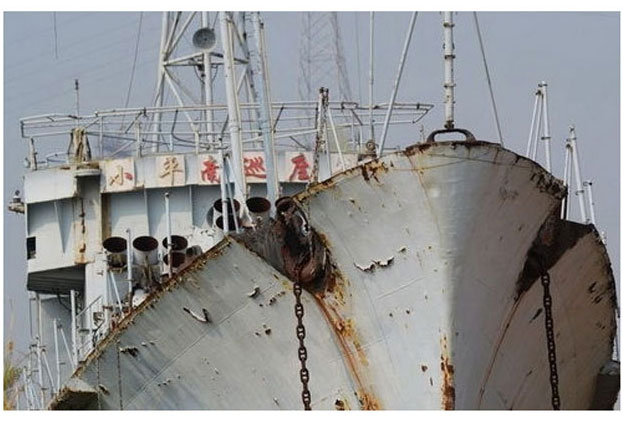 据湘潭县相关部门解释，2005年1月，“宁明号”被赠送给湘潭县用于湘潭国防教育，由时任湘潭县人民政府副县长周某积极促成。
