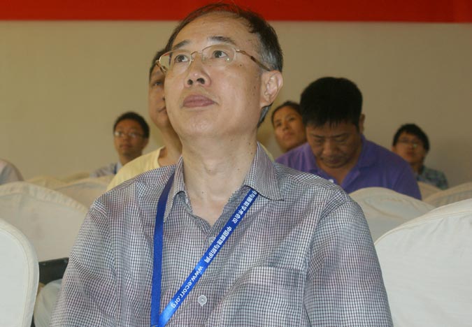 合肥工业大学牛忠荣教授出席会议
