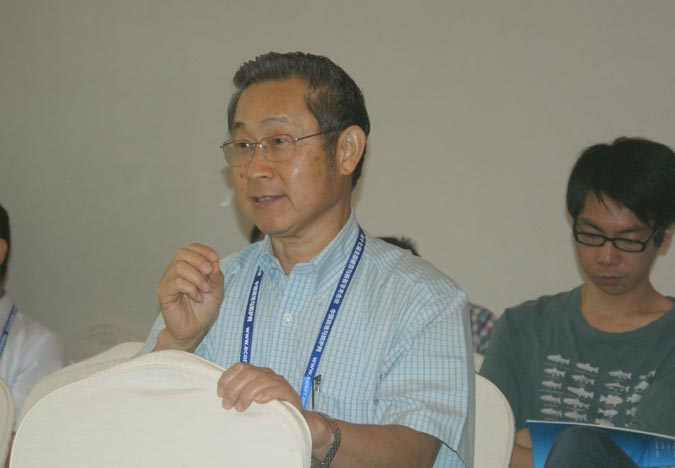 中国科学院力学研究所洪友士教授出席会议