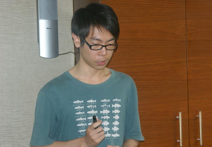 疲劳与断裂力学分会场（二）报告人在做报告