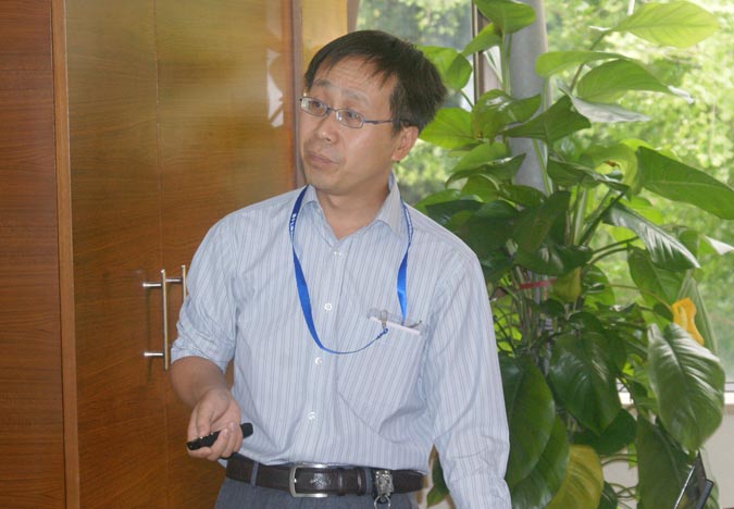 疲劳与断裂力学分会场（二）报告人在做报告