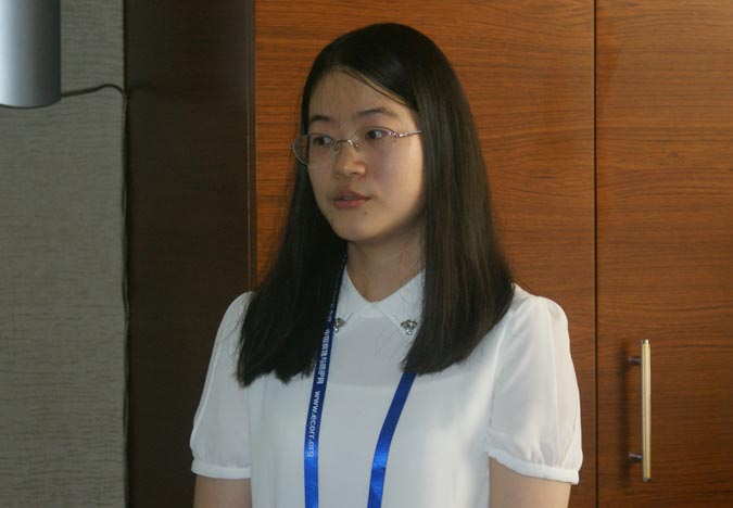 疲劳与断裂力学分会场（二）报告人在做报告